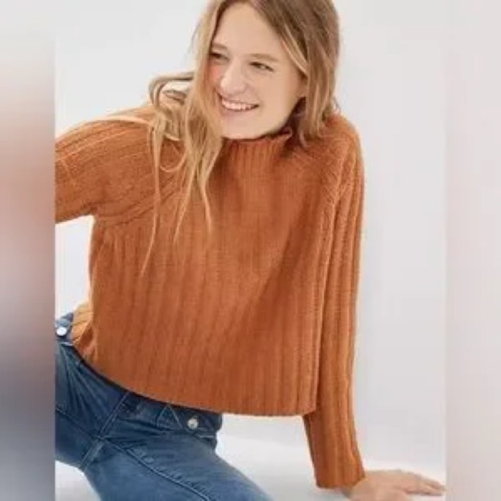 American Eagle Snowsoft Mockneck Chenille Sweater in Tan